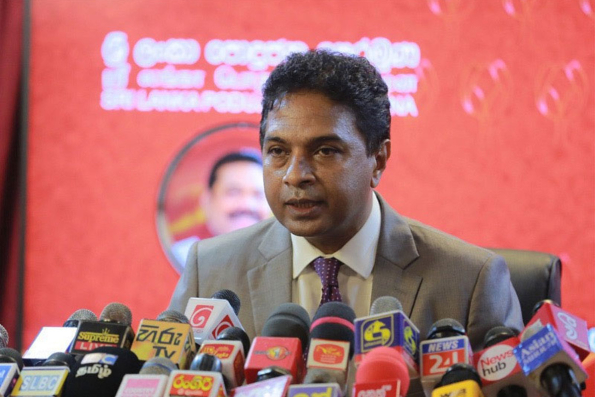 அரசாங்கம் சர்வாதிகார ஆட்சியை நோக்கி நகர்கின்றது! நாமல் கடுமையாக குற்றச்சாட்டு | Govt Trying Suppress The Opposition