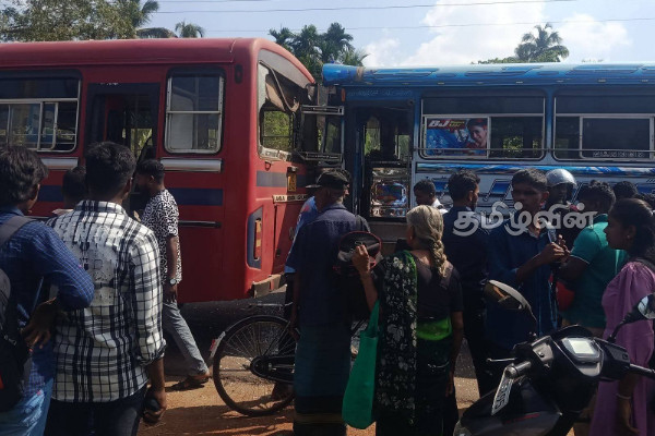 வவுனியாவில் இ.போ.சபை பேருந்து - தனியார் பேருந்து மோதி விபத்து | Accident Involving Private Bus Church Bus Vavuniya வவுனியாவில் இ.போ.சபை பேருந்து - தனியார் பேருந்து மோதி விபத்து | Accident Involving Private Bus Church Bus Vavuniya