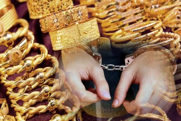 கடற்படையினரால் தங்கம் கடத்திய இருவர் கைது