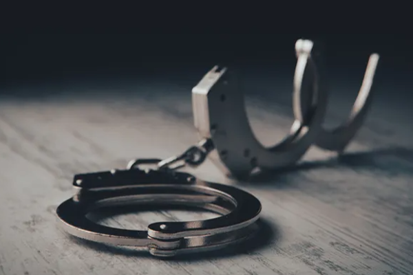 யாழ்ப்பாணத்தில் கசிப்புடன் கைதான நபர் | Person Arrested With Bite In Jaffna