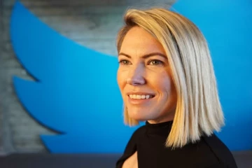 எலோன் மாஸ்க்கிற்காக கடுமையாக உழைத்த மூத்த ட்விட்டர் நிர்வாகி பணி நீக்கம்!