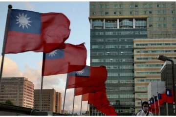 போர் தொடுத்தது சீனா? தொலைக்காட்சி செய்தியால்  பதறிய மக்கள்!