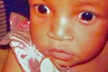 ஆறு மாத குழந்தை மரணம் தொடர்பான விசாரணை: 4 கென்ய பொலிஸ் அதிகாரிகள் மீது கொலை குற்றச்சாட்டு