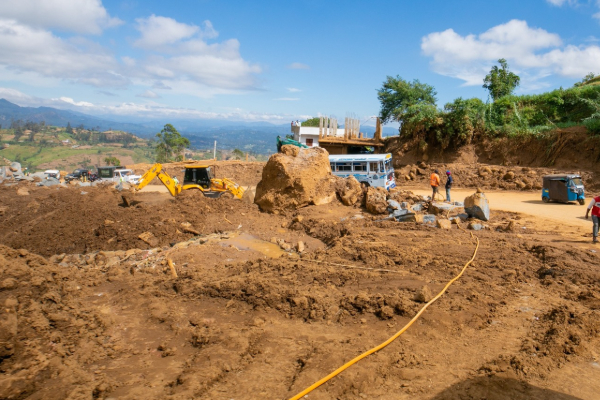 தொடரும் மண்சரிவு அபாயம்!பதுளையில் மேலும் 238 குடும்பங்கள் வெளியேற்றம்.. | 238 More Families Evacuated In Badulla தொடரும் மண்சரிவு அபாயம்!பதுளையில் மேலும் 238 குடும்பங்கள் வெளியேற்றம்.. | 238 More Families Evacuated In Badulla