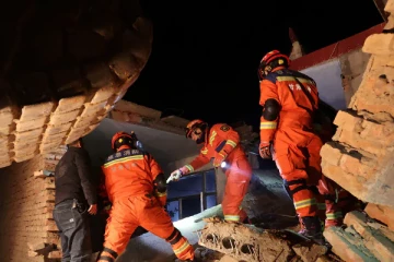 சீனாவை தாக்கிய மிக மோசமான பூகம்பம்; 100 இற்கும் மேற்பட்டோர் பலி