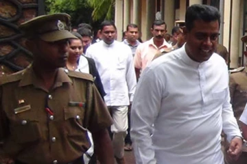 ராஜபக்சவினருடன் மிகவும் நெருக்கமானவரை கடும் எச்சரிக்கையுடன் விடுவித்த நீதிமன்றம்