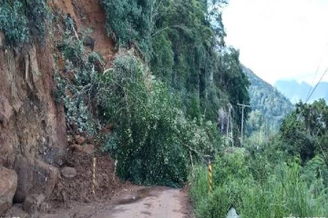 பாரிய மண் சரிவு;  விடுக்கப்பட்ட எச்சரிக்கை!