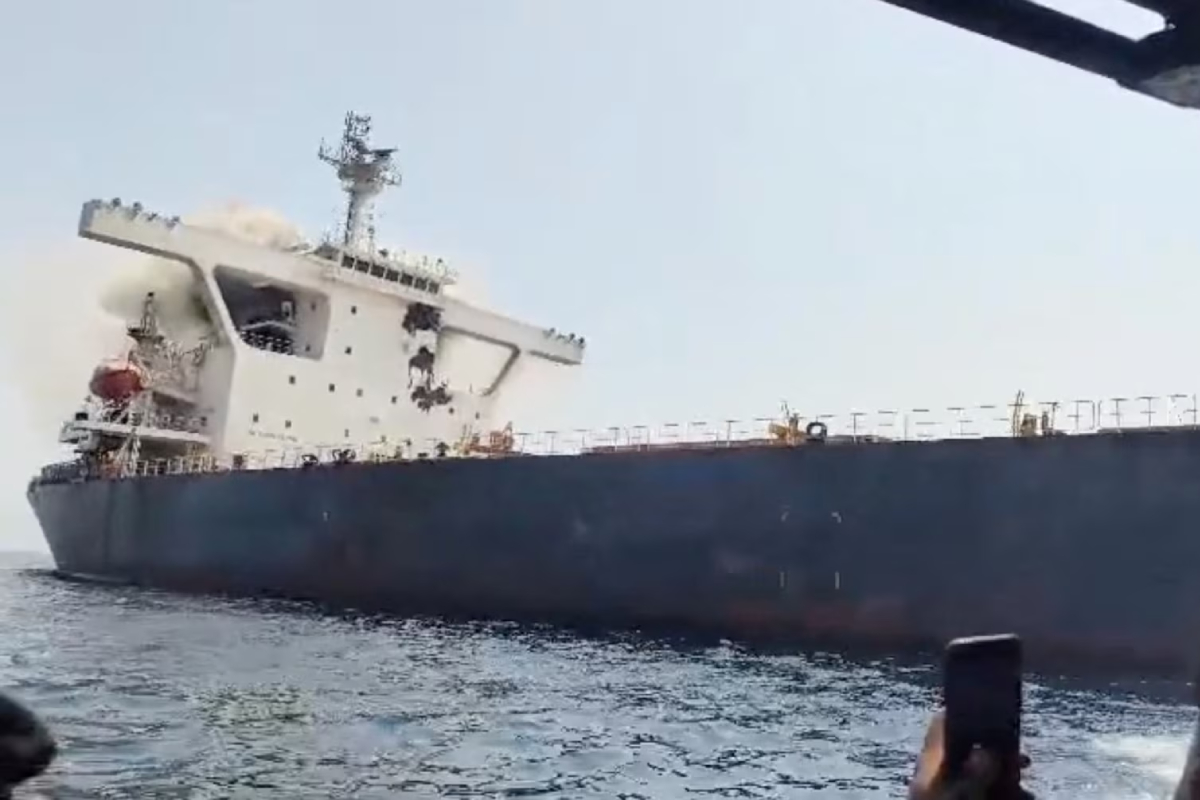 Container-Ship-Sinks-Near-Hormuz-Attack