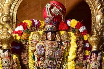 வைகுண்டத்தில் இருந்து நேராக தங்கைக்கு சீர் கொண்டு வந்த பெருமாள்