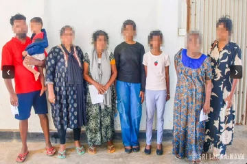 மன்னாரில் கடலின் நடுவே மணல்திட்டில் சிக்கியிருந்த குழந்தைகள், பெண்கள் உட்பட 07 பேர் மீட்பு