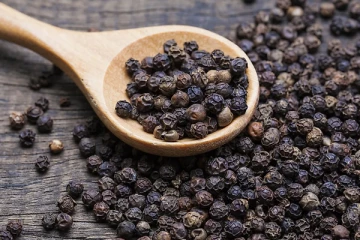 அதிகமாக உணவில் கருப்பு மிளகு சேர்த்துக் கொண்டால் பக்க விளைவுகள் ஏற்படுமா?