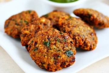 ஓட்டல் சுவையையும் மிஞ்சிய மொறு மொறு காராமணி வடை!