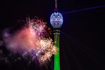 மகிழ்ச்சியில் இலங்கையர்கள்…சாதனை படைத்த கொழும்பு தாமரை கோபுரம்!