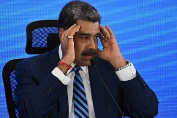 வெனிசுலா மீது வான்வழித் தாக்குதல்களைத் தொடங்கிய அமெரிக்கா? இருளில் மூழ்கிய நகரம்