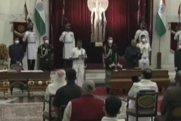 மத்திய இணை அமைச்சரான எல்.முருகன் - எல். முருகன் இடம் பிடித்த பின்னணி! வெற்றி வேல் வீர வேல்! | Modi Minister Cabinet Chnage L Murugan Placed