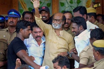 தொலைக்காட்சி பார்த்தே துப்பாக்கிச்சூடு பற்றி அறிந்தேன்! எனக்கு எதுவும் தெரியாது.. நடிகர் ரஜினிகாந்த் பரபரப்பு விளக்கம்