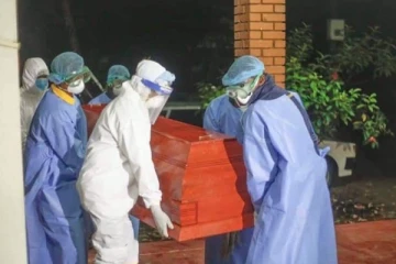 இலங்கையில் 4 நாட்களில் 48 பேர் கொவிட் தொற்றுக்குள்ளாகி வீடுகளில் மரணம்