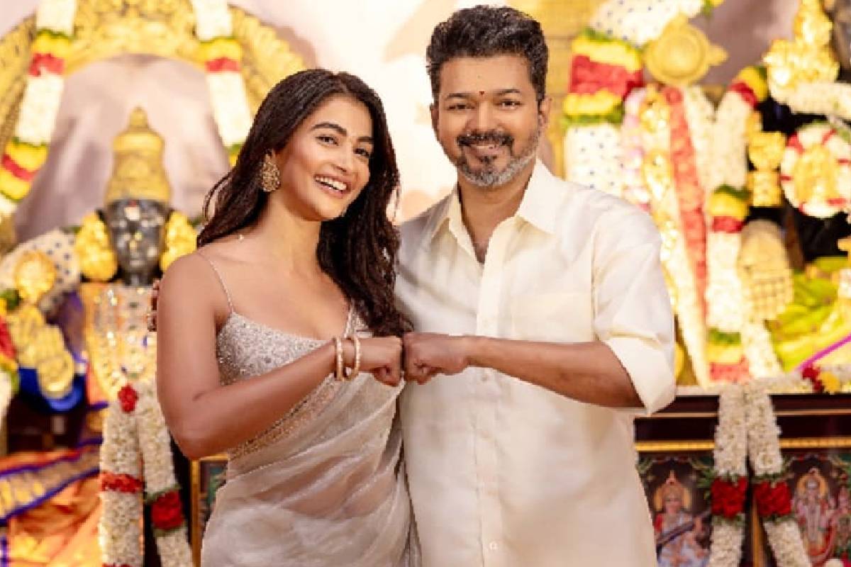 ஜனநாயகனுக்கான ரூ. 220 கோடி சம்பளத்தை விஜய் திருப்பிக் கொடுத்துட்டாரா? பிரபல நடிகை ட்வீட்! | Actro Vijay Returned His Salary To Jananayagan
