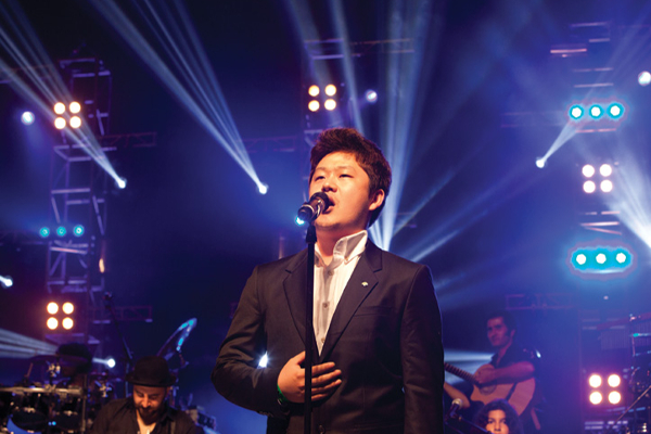 பிரபல தென்கொரிய பாடகர் தற்கொலை | K Pop Star Choi Sung Bong Found Dead By Suicide