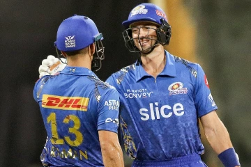 பரபரப்பான ஆட்டத்தில் வெற்றி பெற்ற மும்பை ... டெல்லிக்கு பிளே ஆஃப் வாய்ப்பு பறிபோனது