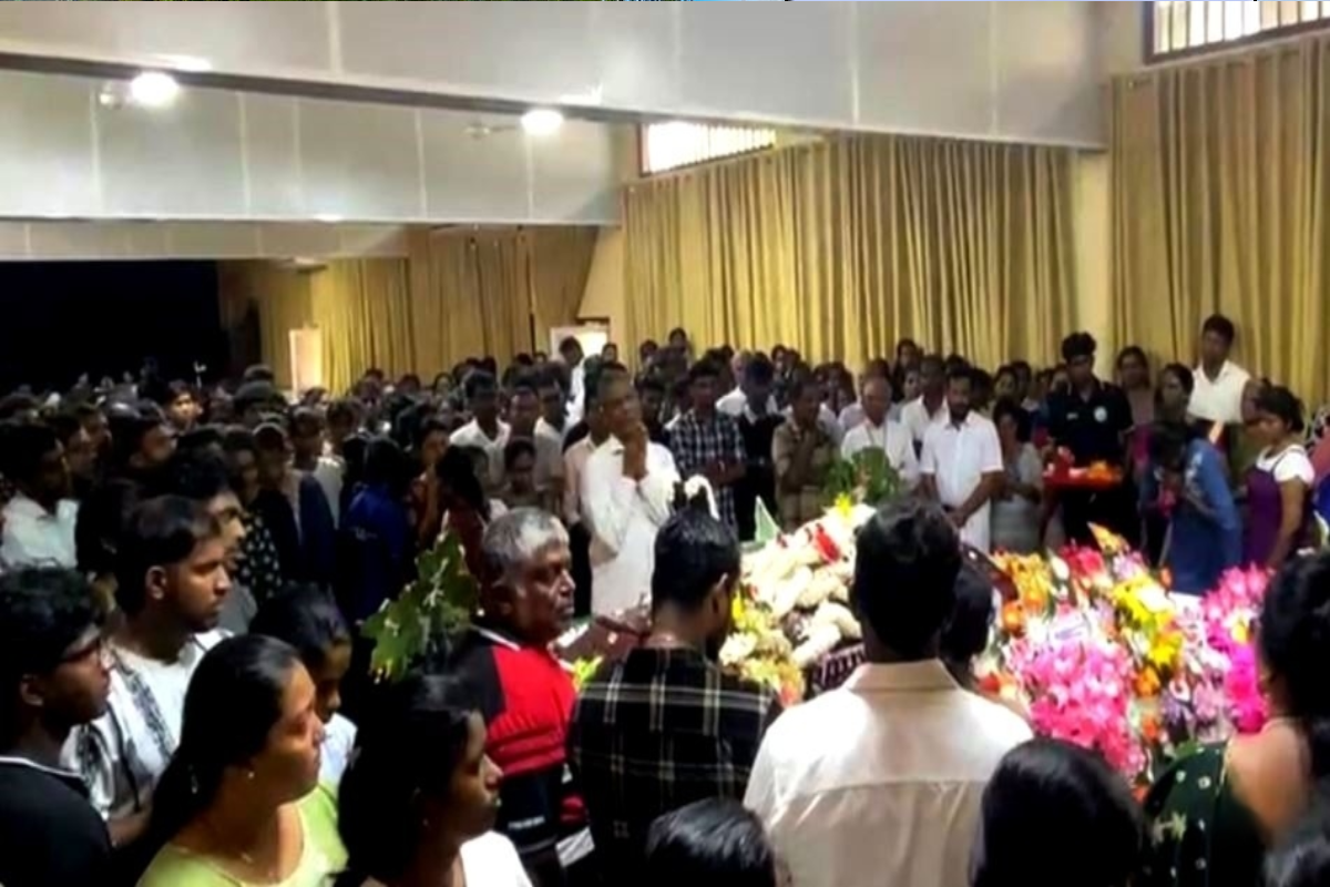 கொலை செய்யப்பட்ட யாழ்ப்பாண பல்கலைக்கழக விரிவுரையாளரின் இறுதி கிரியைகள் இன்று | Final Rites Today For Slain Jaffna Uni Lecturer கொலை செய்யப்பட்ட யாழ்ப்பாண பல்கலைக்கழக விரிவுரையாளரின் இறுதி கிரியைகள் இன்று | Final Rites Today For Slain Jaffna Uni Lecturer