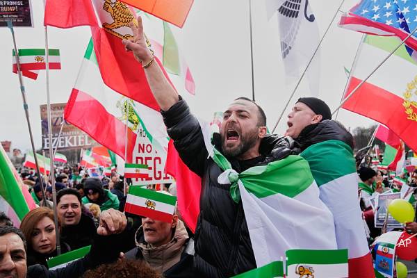 அப்பாவி மக்கள் கொலை... மியூனிக்கில் ஈரானுக்கு எதிராக திரண்ட 200,000 பேர்கள் | Munich 200000 Join Iran Demonstration அப்பாவி மக்கள் கொலை... மியூனிக்கில் ஈரானுக்கு எதிராக திரண்ட 200,000 பேர்கள் | Munich 200000 Join Iran Demonstration