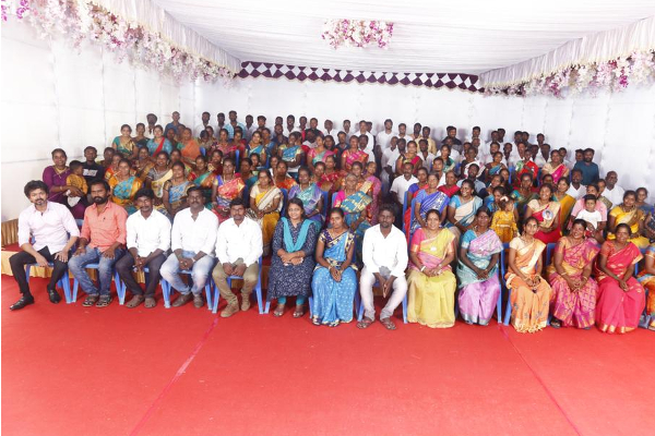 ஒரு தலைவன் உருவாகி விட்டாரா?  வைரலாகும் விஜய் புகைப்படம் , அரசியல் வருகைக்கு முன்னோட்டமா ? | Vijay Meets Vijay Makkal Iyakkam Viral Photo