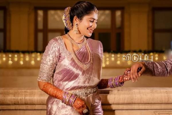 வெளிவந்தது பிக்பாஸ் புகழ் வருங்கால கணவரின் போட்டோ... இதோ | Bigg Boss Fame Maria Julie Husband Photo வெளிவந்தது பிக்பாஸ் புகழ் வருங்கால கணவரின் போட்டோ... இதோ | Bigg Boss Fame Maria Julie Husband Photo