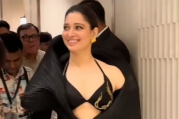 தமன்னா பட விழாவுக்கு எப்படி வந்திருக்கிறார் பாருங்க.. கவர்ச்சி உடையில் இருக்கும் வீடியோ