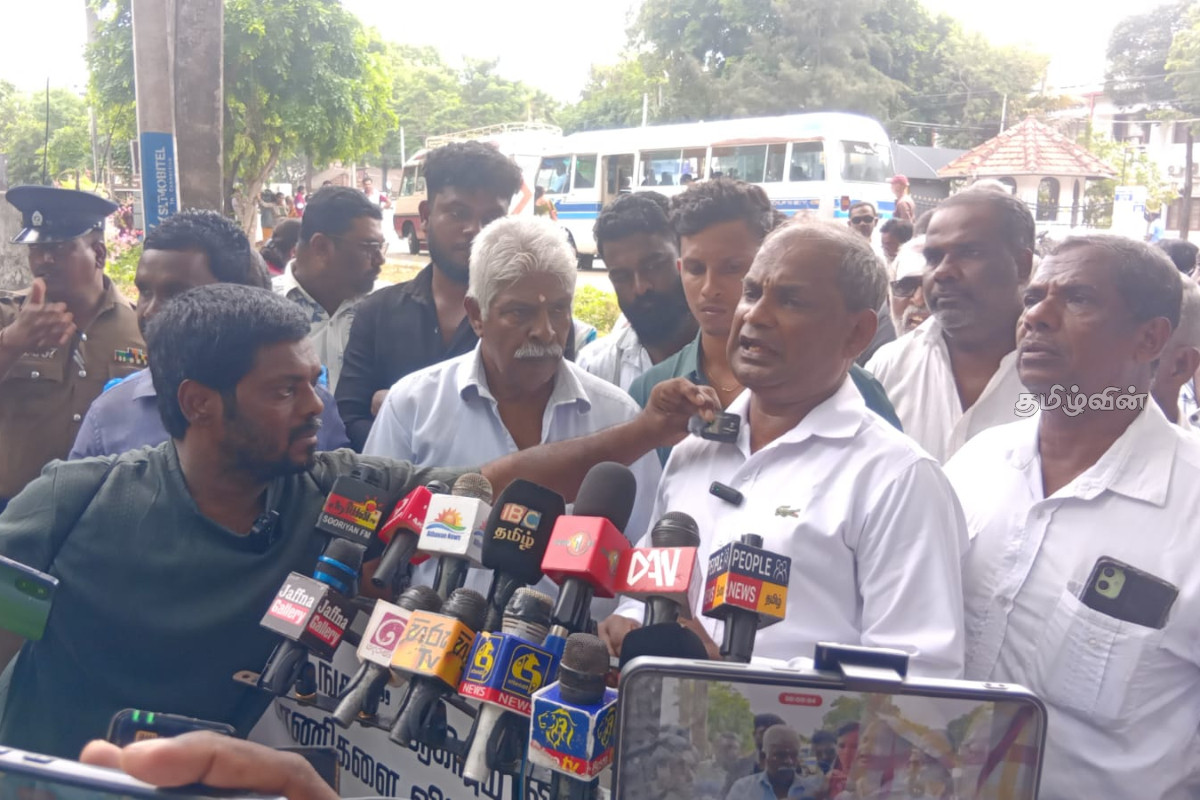மயிலிட்டி மக்கள் துயர் களைய துணை நிற்போம் - மக்கள் போராட்டத்தில் ஈ.பி.டி.பி. உறுதி! | Epdp Vows Support For Myiliti People S Struggle மயிலிட்டி மக்கள் துயர் களைய துணை நிற்போம் - மக்கள் போராட்டத்தில் ஈ.பி.டி.பி. உறுதி! | Epdp Vows Support For Myiliti People S Struggle