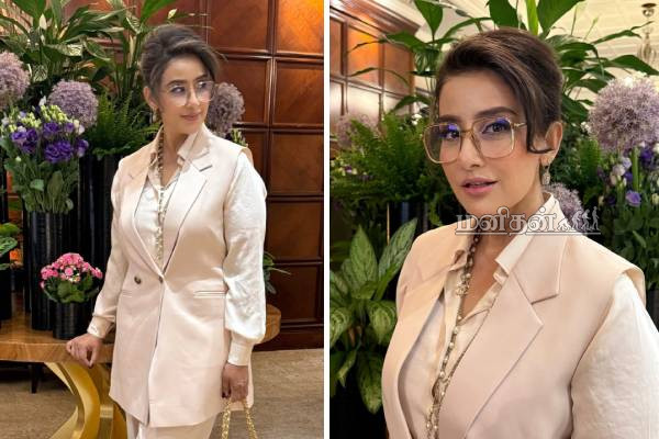 Photo album: 50 வயது தாண்டியும் இன்னும் குறையாத அழகில் மனிஷா கொய்ராலா- எப்படி இருக்காரு பாருங்க | Actress Manisha Koirala Recent Photos Viral