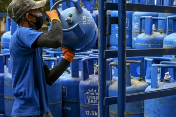 ஜனவரி முதலாம் திகதி முதல் வெற்று சிலிண்டர்களுடன் வீதிக்கு இறங்கும் மக்கள்