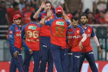 පන්ජාබ් කිංග්ස් IPL ප්‍රසාද ලකුණු සටහනේ පෙරමුණට