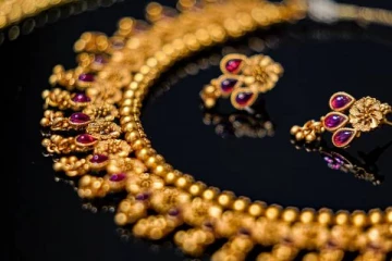 வார இறுதியில் சற்று இரக்கம் காட்டிய தங்கம் விலை - எவ்வளவு பாருங்க