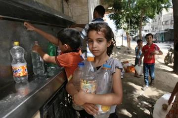 குளித்து சில நாட்கள் ஆகிவிட்டது...! இஸ்ரேலிய படைகளால் காசாவில் ஏற்பட்டுள்ள அவல நிலை