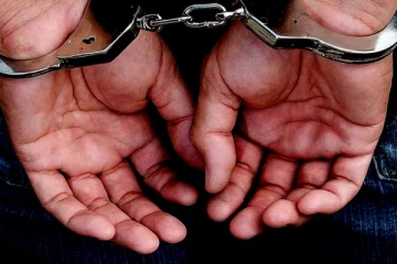 සැඟව සිටිය දී අවුරුදු 10කට පසු මරණීය දණ්ඩනය හිමි වූ පුද්ගලයෙක් අල්ල ගනී..