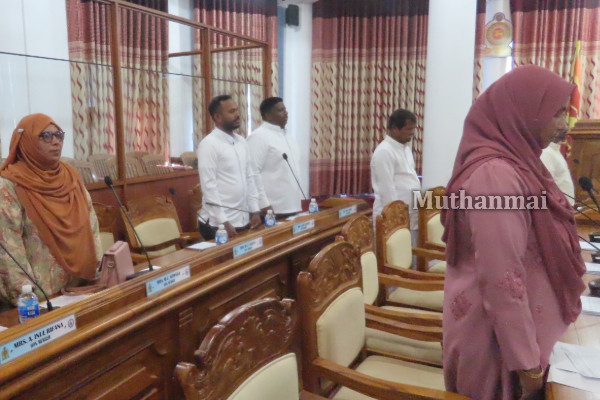 சம்மாந்துறை சபையில் உறுப்பினர்களிடையே அமளிதுமளி | Chaos Among Members In Sammanthurai Council