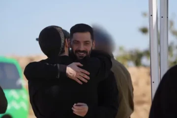 காசா யுத்த நிறுத்தத்தால் மீண்டும் இணைந்த இரட்டையர்கள்!