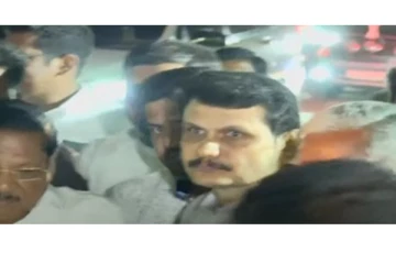 சிறையிலிருந்து வெளியே வந்த செந்தில் பாலாஜி - வான வேடிக்கையுடன் உற்சாக வரவேற்பு