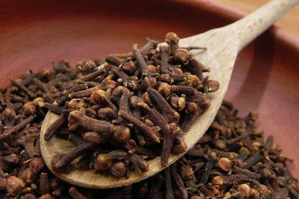 முடி ரொம்ப அடர்த்தியா வளரணுமா? கண்டதையும் தேய்க்காம இந்த ஒரு பொருள மட்டும் போடுங்க! | Natural Hair Growth Remedies For