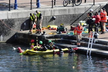 இங்கிலாந்தில் நண்பர்களுடன் நீராட சென்ற 16 வயது இளைஞன் பலி!