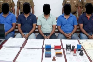 கொழும்பில் பொலிஸாரின் அதிரடி சுற்றுவளைப்பில் சிக்கிய ஐவர்; ஆவணங்களும் மீட்பு