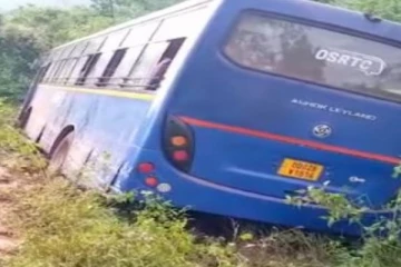 40 பேரின் உயிரை காப்பாற்றிய பேருந்து சாரதி..! நொடிப்பொழுதில் நிகழ்ந்த சம்பவம்