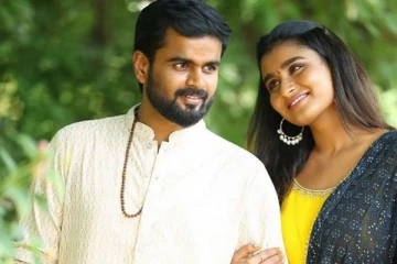 நிச்சயதார்த்தம், திருமணம் என இரண்டு நாட்களில் முடித்த சீரியல் ஜோடி- செம கலக்கலான புகைப்படங்கள்