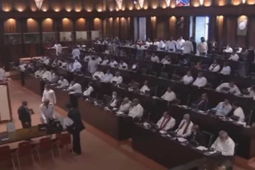 வாக்குச்சீட்டை புகைப்படம் எடுத்தால் 7 ஆண்டுகளுக்கு நாடாளுமன்றத்திற்கு வர முடியாது