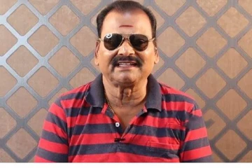 ‘அப்படி போஸ் குடுத்து ஃபோட்டோ போடுராங்க..அது தப்பில்லன்னா நான் பேசுறதும் தப்பில்ல’ - பயில்வான் ரங்கநாதன் பேட்டி