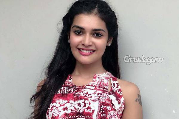 அட நடிகை தர்ஷா குப்தாவா இது, அரைகுறை ஆடையில் அவர் கொடுத்த போஸ்- வைரல் போட்டோ | Dharsha Gupta Latest Viral Photo அட நடிகை தர்ஷா குப்தாவா இது, அரைகுறை ஆடையில் அவர் கொடுத்த போஸ்- வைரல் போட்டோ | Dharsha Gupta Latest Viral Photo