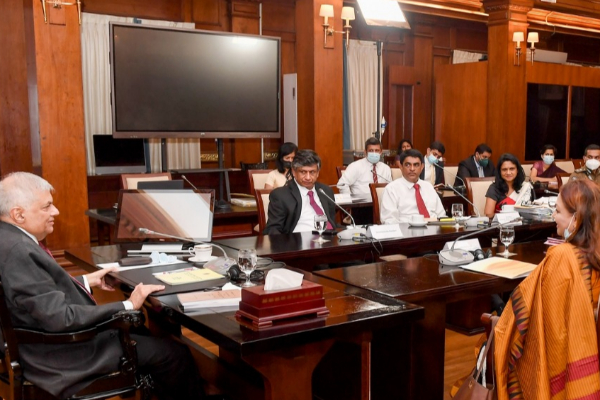 சிறுவர்களை போராட்டங்களுக்கு அழைத்து செல்வதை உடனடியாக தடுக்க நடவடிக்கை: ஜனாதிபதி உத்தரவு | Protecting Children Government Responsibility சிறுவர்களை போராட்டங்களுக்கு அழைத்து செல்வதை உடனடியாக தடுக்க நடவடிக்கை: ஜனாதிபதி உத்தரவு | Protecting Children Government Responsibility