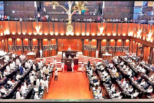 ரணிலின் வரவு செலவுத் திட்டத்தைக் கண்டு அச்சமடையாமல் சாதகமாக சிந்திப்போம் - நிமல் சிறிபால டி சில்வா | The Opposition Is Afraid Of Ranils Budget