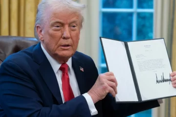 அமெரிக்காவில் ஆங்கிலத்தை அதிகாரப்பூர்வ மொழியாக்க டிரம்ப் முடிவு